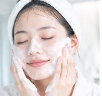 濃密な泡洗顔ステップのイメージ