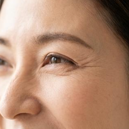 笑っている目元のイメージ