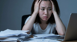 【2026年最新】ストレスでニキビができる科学的メカニズム｜コルチゾールと皮脂分泌の関係